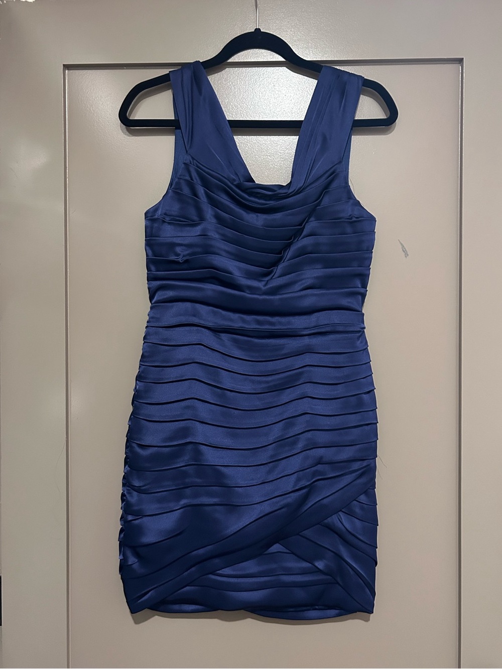 Alice + Olivia blue silk formal sleeveless dress